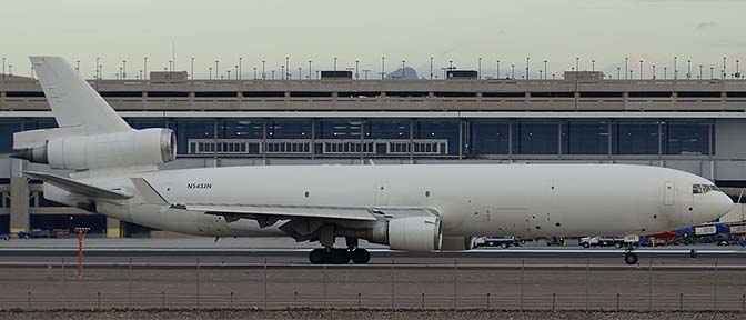 Western Global Airlines McDonnell-Douglas MD-11F N543JN, Phoenix Sky Harbor, December 20, 2015